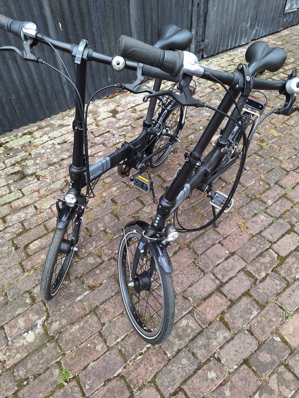 2 Dahon vouwfietsen, 275 euro per stuk