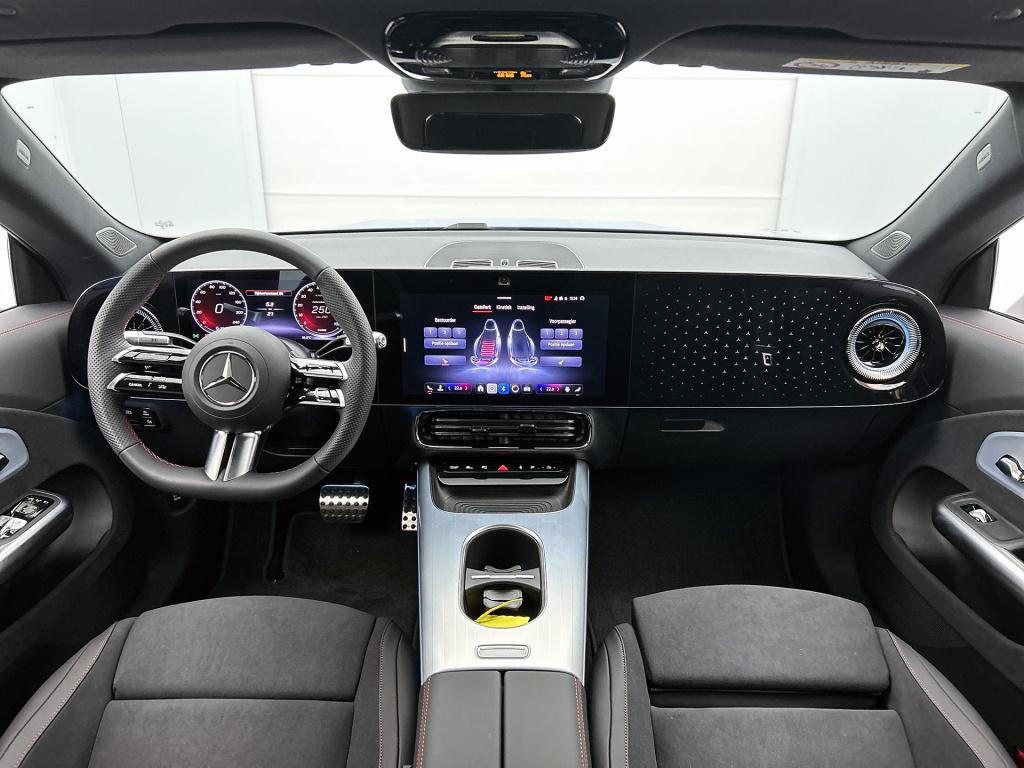 Mercedes-Benz Cla 250+ launch edition 85 kwh | multibeam led | panoramadak 