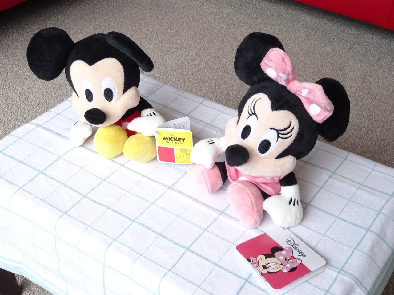 Nieuwe  Mickey of Minnie  Mousse  Disney knuffel  voor  € 7,50  per stuk.