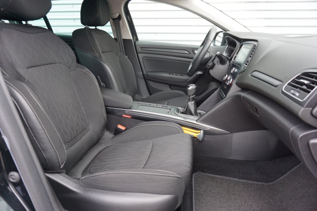 Renault Megane 1.3 tce limited 1e eigenaar - airco / navi / cruise / parkee