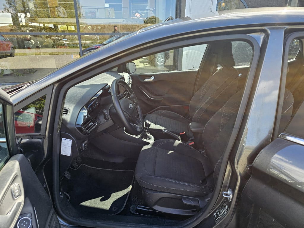 Ford Fiesta 1.0 ecoboost hybrid titanium