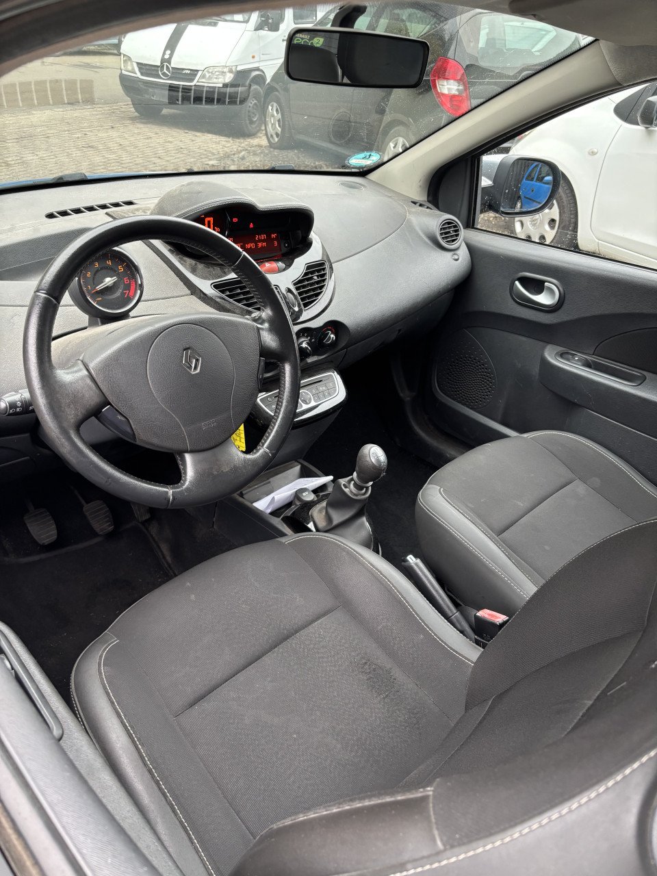 Renault twingo voljaar apk!