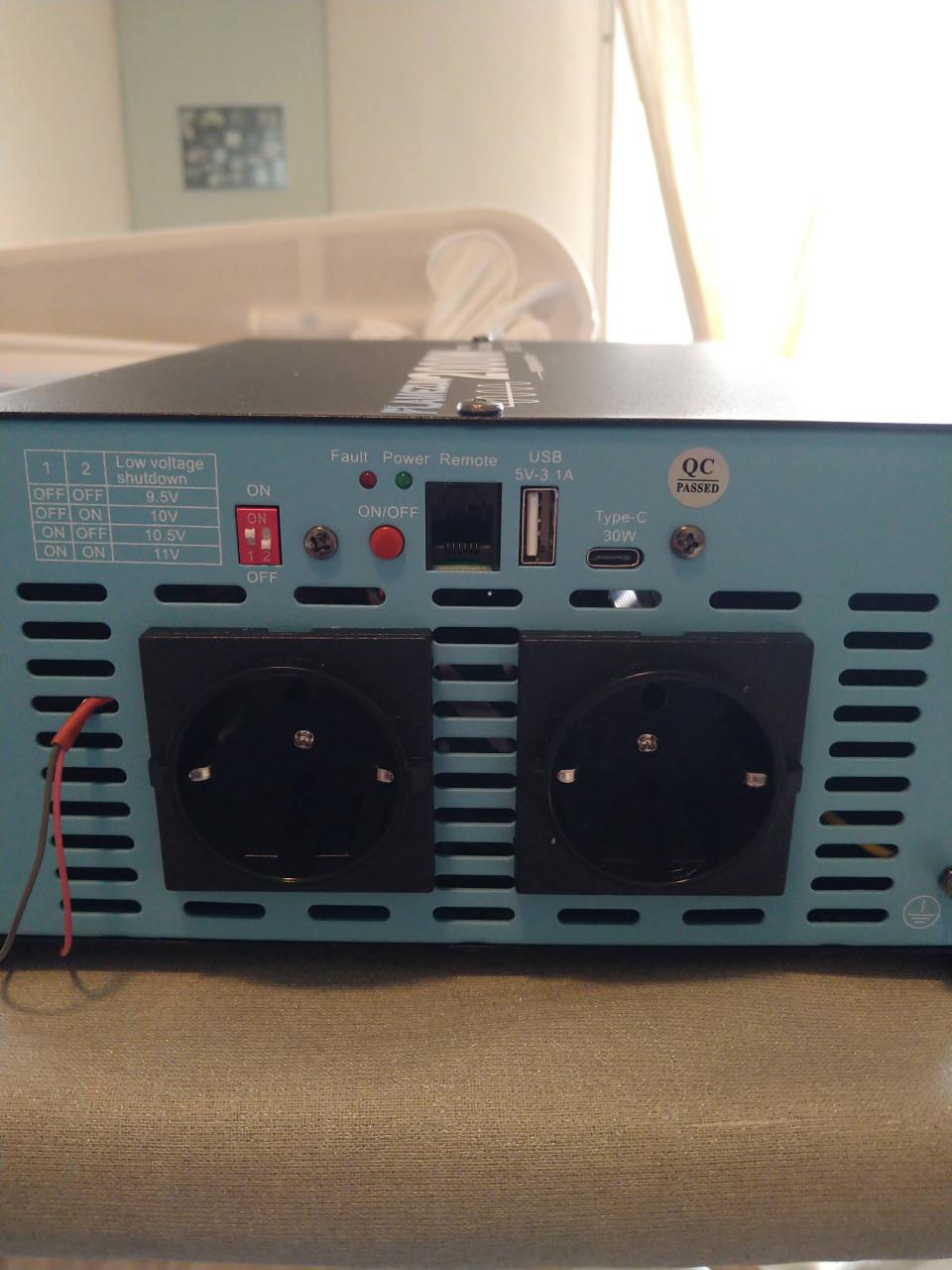 Spanning omvormer 12 naar 230 volt 2000 W