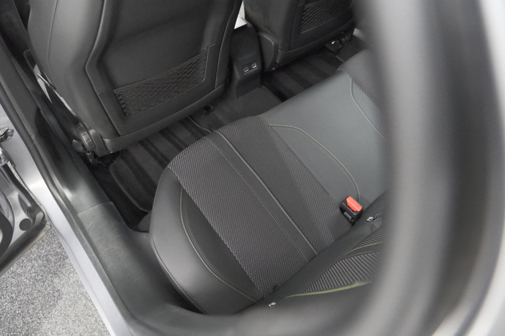 Peugeot 2008 puretech 130 eat8 gt | 360 camera | adaptieve cruise control |