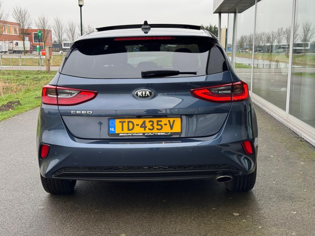 Kia Cee'd 1.4 t-gdi executiveline , apple-carplay, achteruit rijcamera, lee