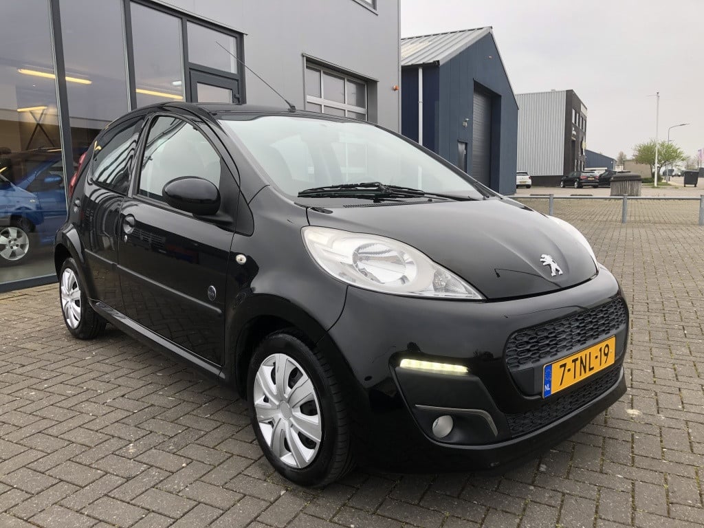 Peugeot 107 1.0 envy 1e eigenaar