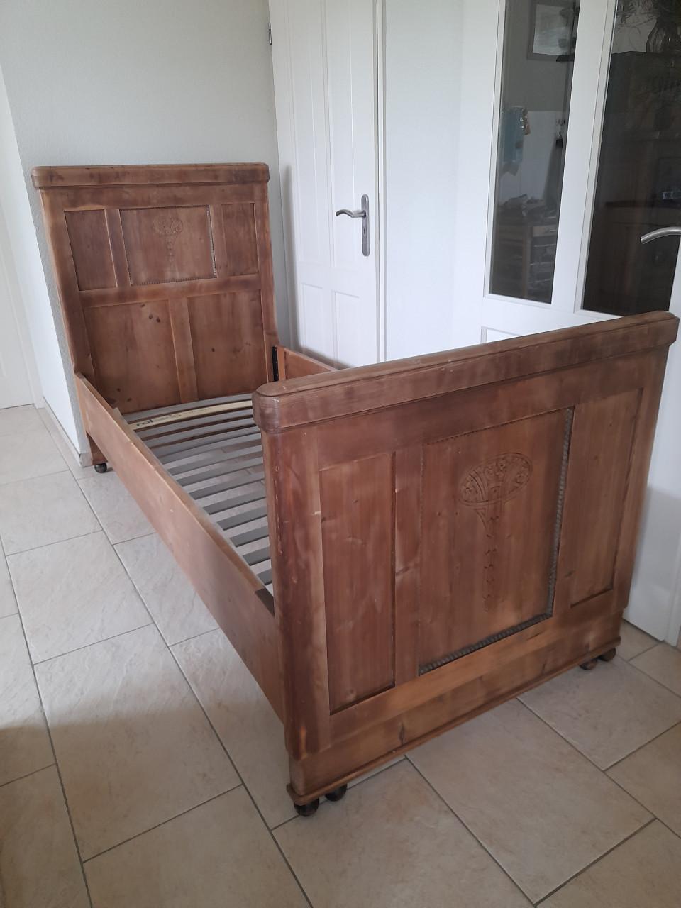 Antiek bed 90 x 200 (in goede staat)