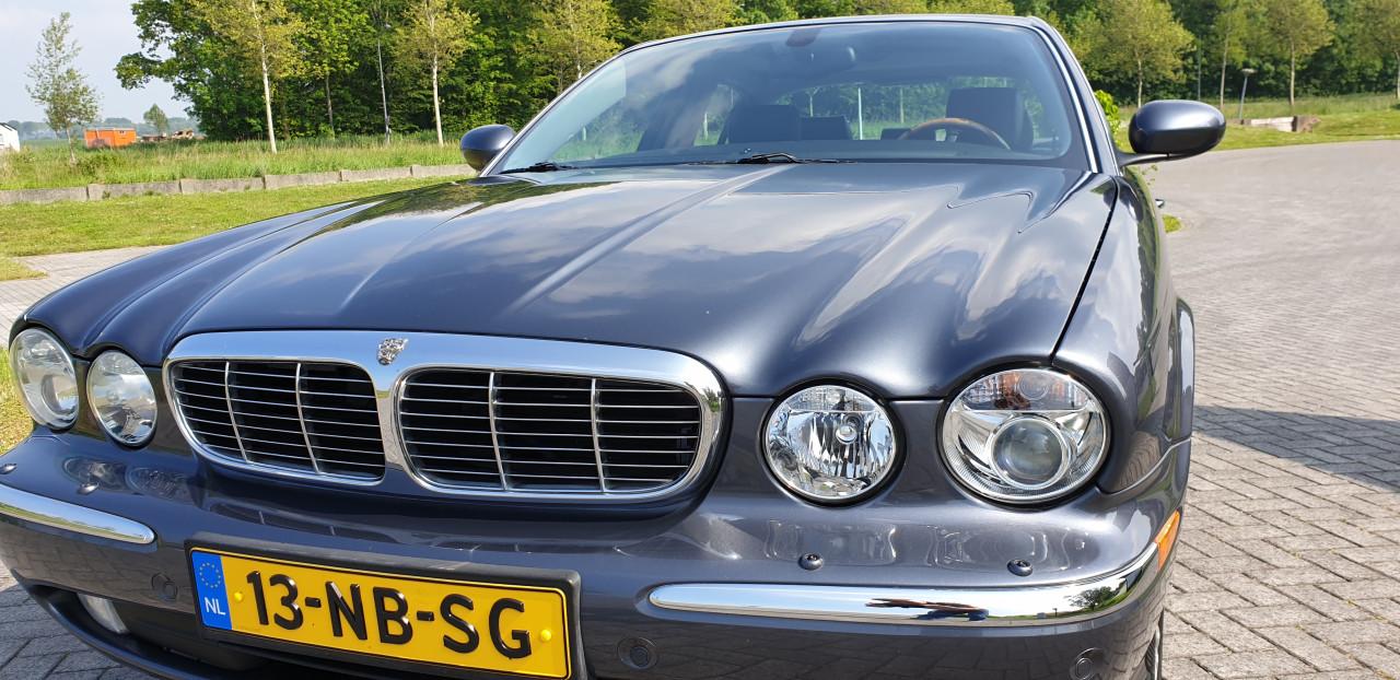 Jaguar XJ SuperV8