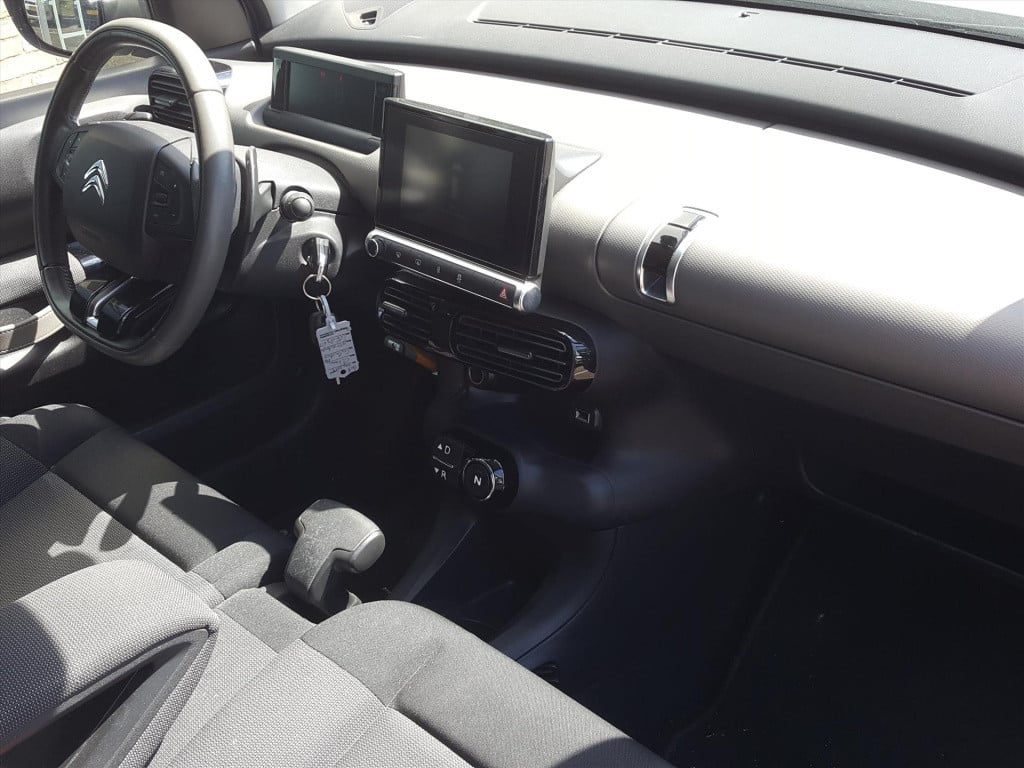 Citroen C4 Cactus vti 82pk airdream shine etg5 automaat navigatie | trekhaa