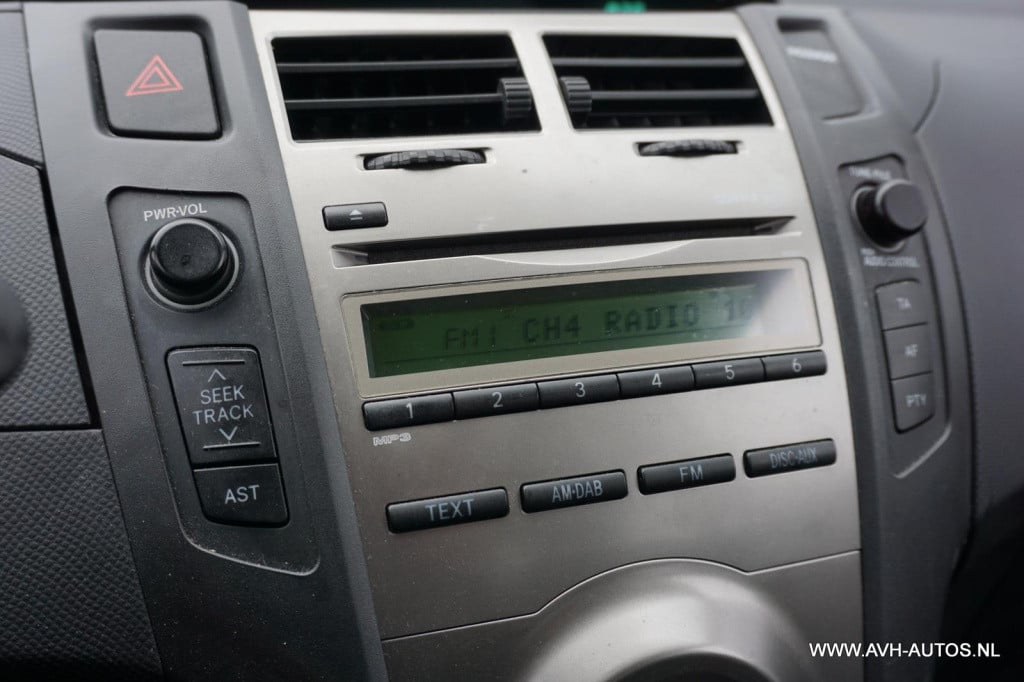 Toyota Yaris 1.0 vvti acces