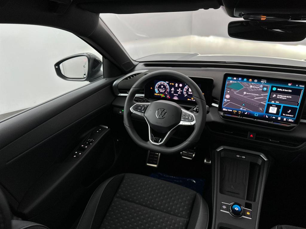 Volkswagen T-roc 1.5 etsi r-line first edition