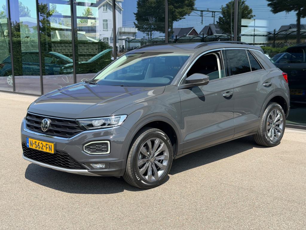 Volkswagen T-roc 1.5 tsi 150pk dsg style | camera | trekhaak | navi | carpl