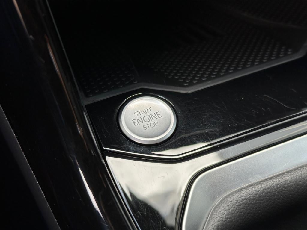 Volkswagen T-roc 1.5 tsi 150pk dsg r-line | trekhaak | camera | keyless | e