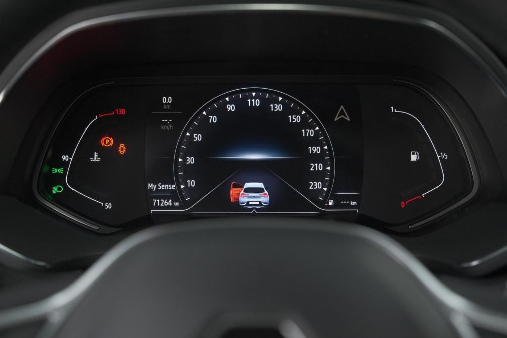 Renault Captur mild hybrid 140 intens | trekhaak | camera | apple carplay |