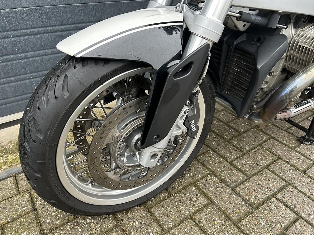 BMW R1200R Classic bj. 2012 met maar 29 dkm, kofferset etc. Topper! €7250,-