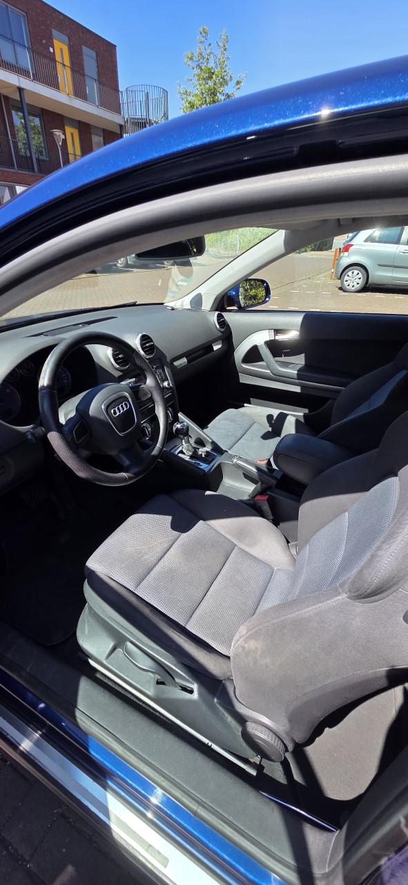 Audi A3 2010 1.4 TFSI Attraction Hatchback Blauw