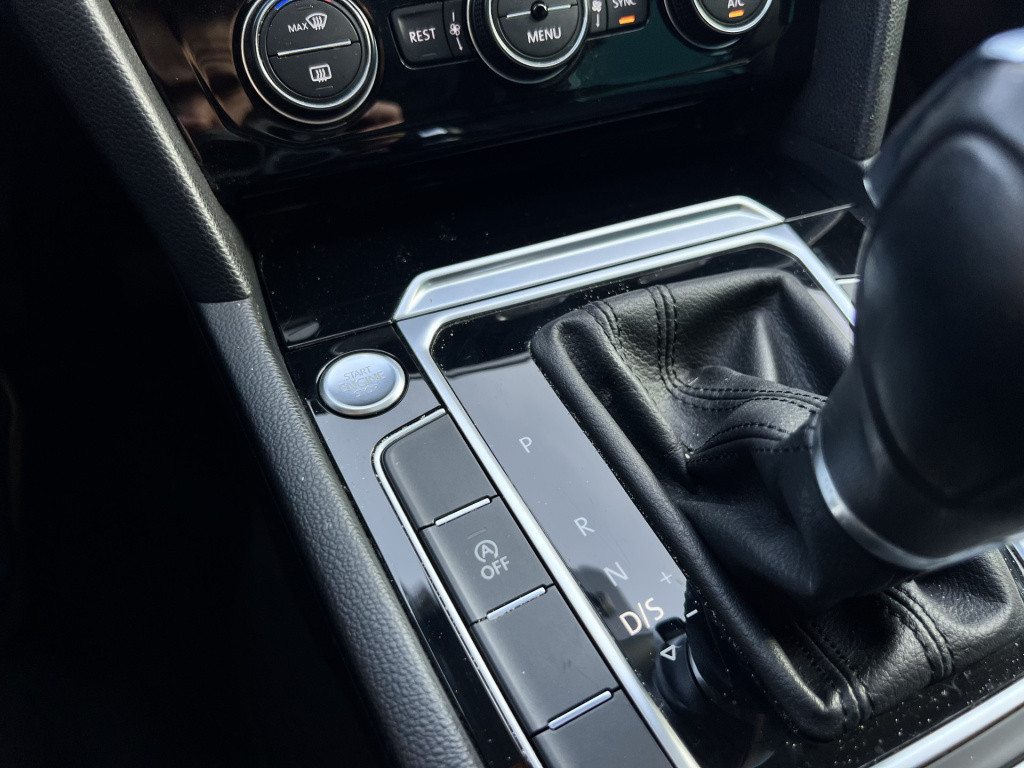 Volkswagen Passat variant highline automaat | bluetooth | camera | lederen 