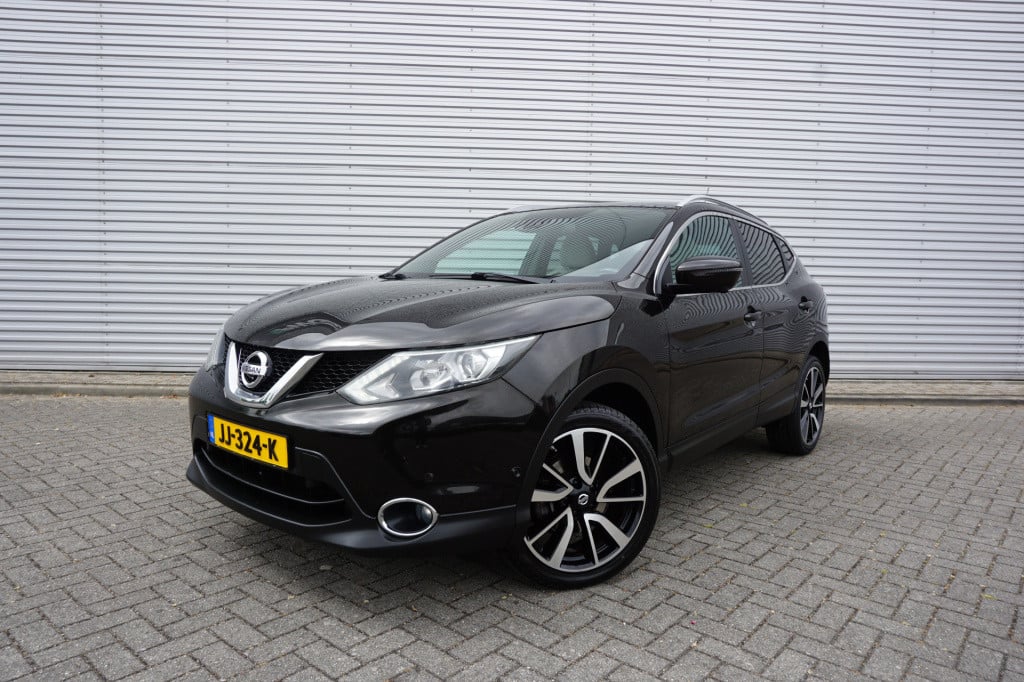 Nissan Qashqai 1.2 tekna climate / navi / camera / pano. / cruise / trekhaa