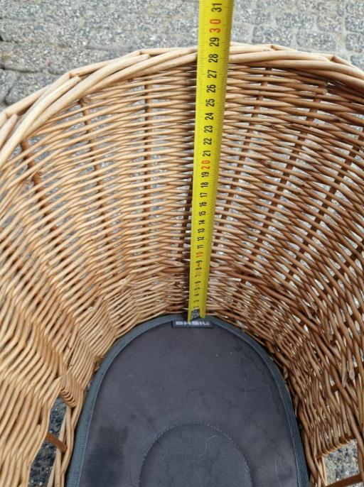 Rieten fietsmand voor hond