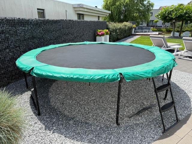 Gratis af te halen Trampoline 366cm