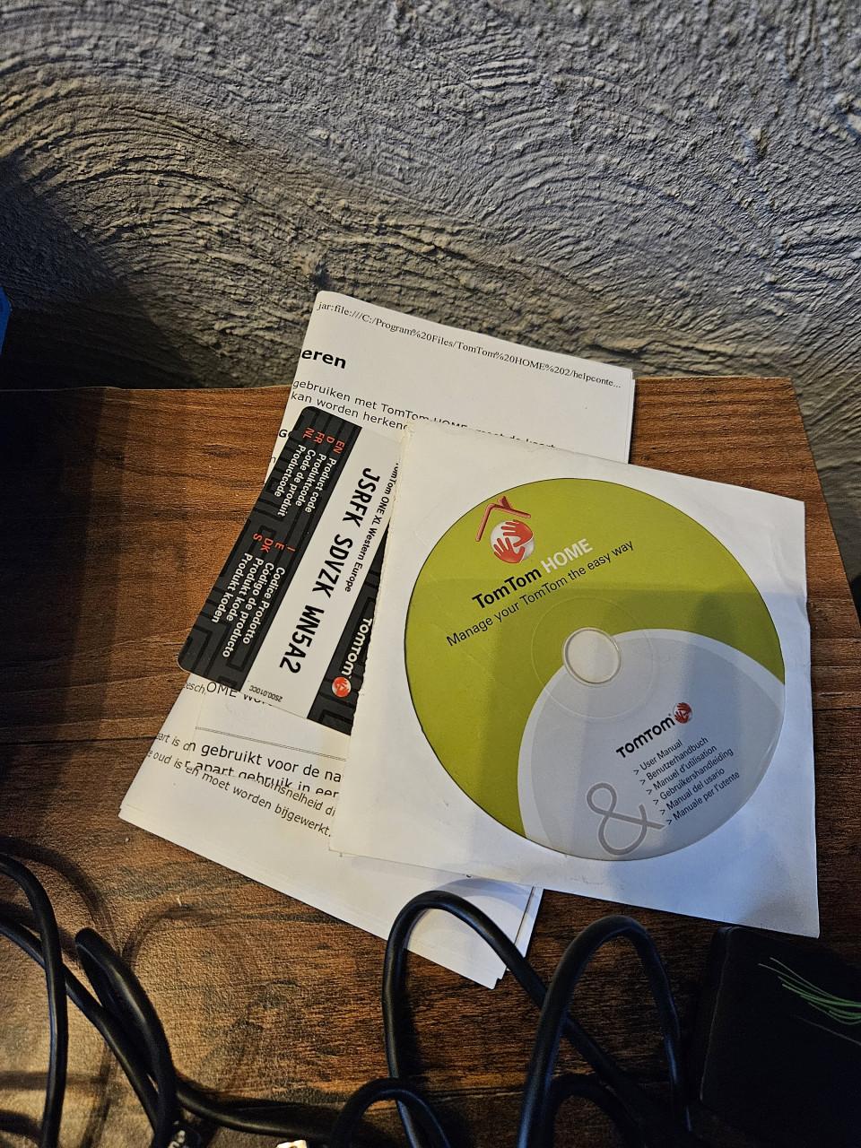 TomTom ONE XL Europe Navigatiesysteem met accessoires