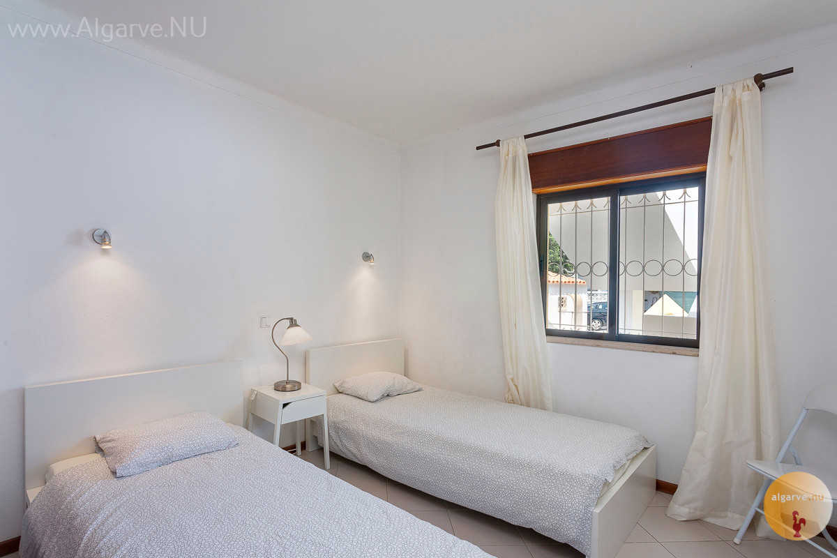 Appartement, 5 pers. in Algarve zon. 500m van strand, zwembad, gratis Wifi.