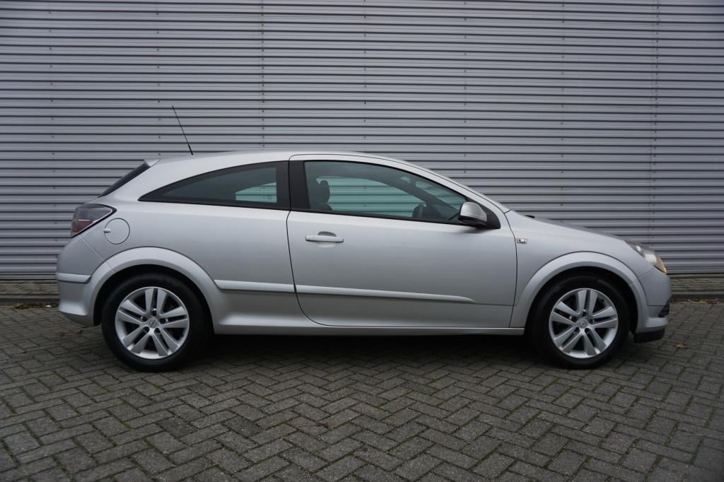 Opel Astra gtc 1.6 sport airco / cruise / elektr. ramen / trekhaak / nap