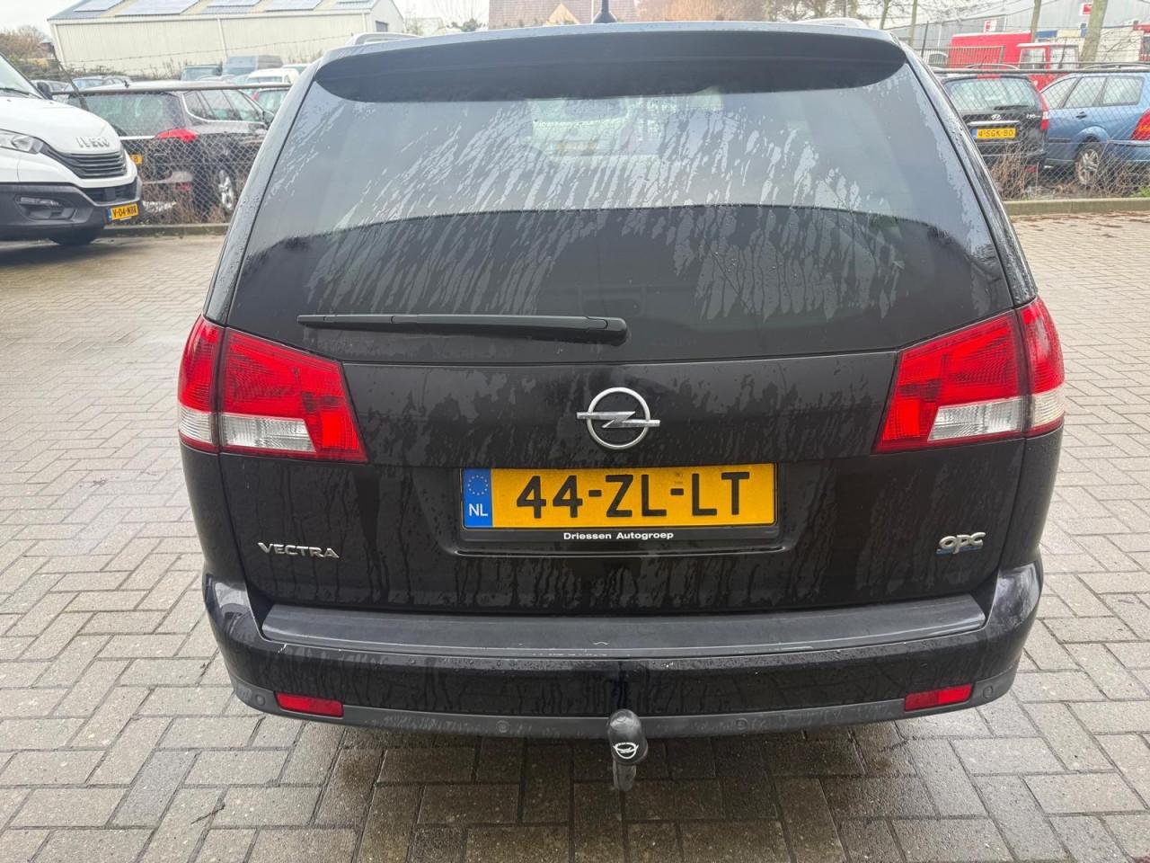 Opel Vectra Wagon 1.8-16V Temptation jaar apk