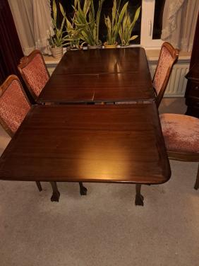 Eetkamertafel (uitschuifbaar)