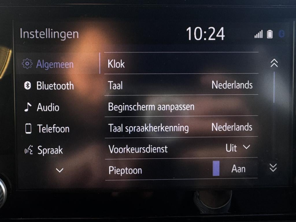 Toyota Rav4 2.5 hybrid style | navigatie | trekhaak | bi-tone |