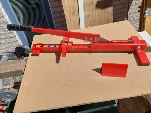 * Gereserveerd*  Laminaat snijder