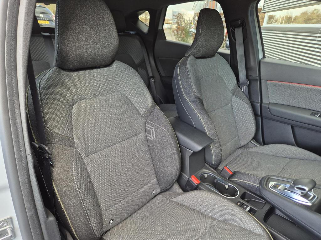 Renault Captur 1.3 mild hybrid 160 edc automaat techno camera, stoel/stuur 