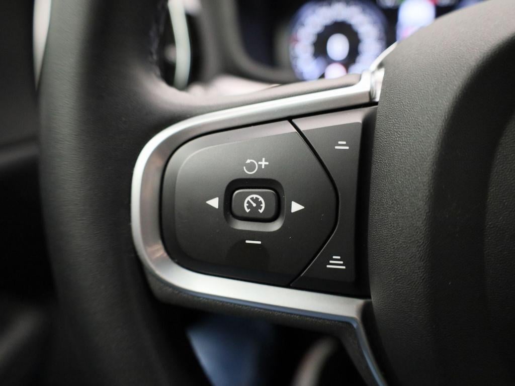 Volvo V60 b3 core dct | automaat | navigatie | virtual cockpit  | climate c