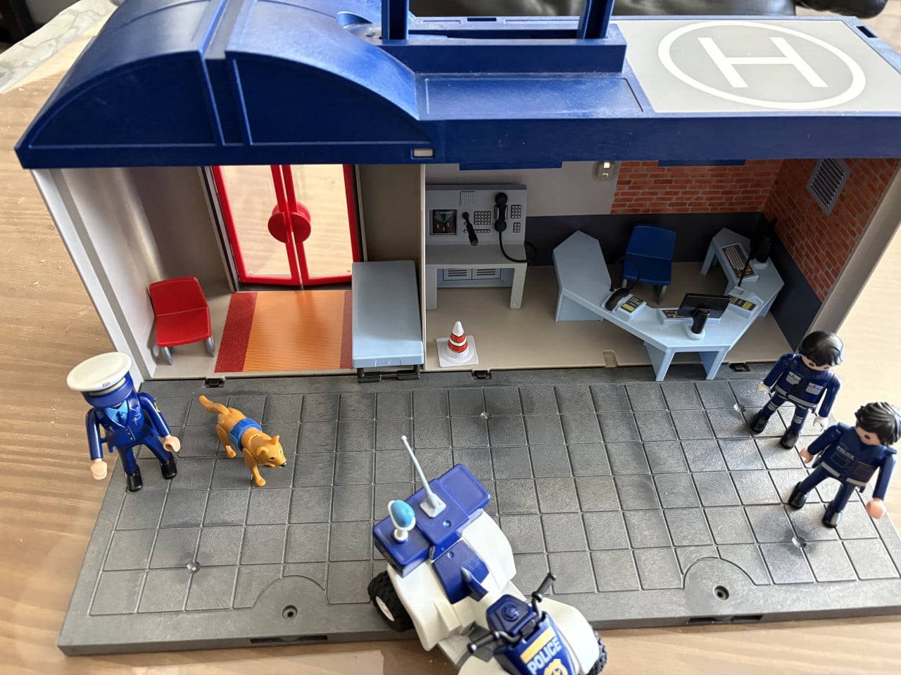 Playmobil draagbaar politiebureau