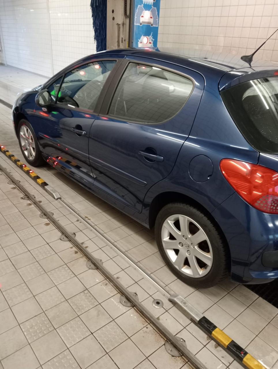 Peugeot 207 1.6 16V (2007)