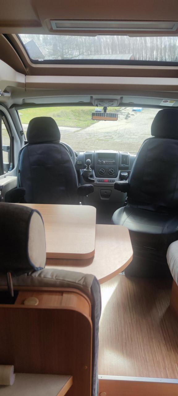 Camper Knaus Sport T1 2011 160PK Enkele Bedden Xl Garage