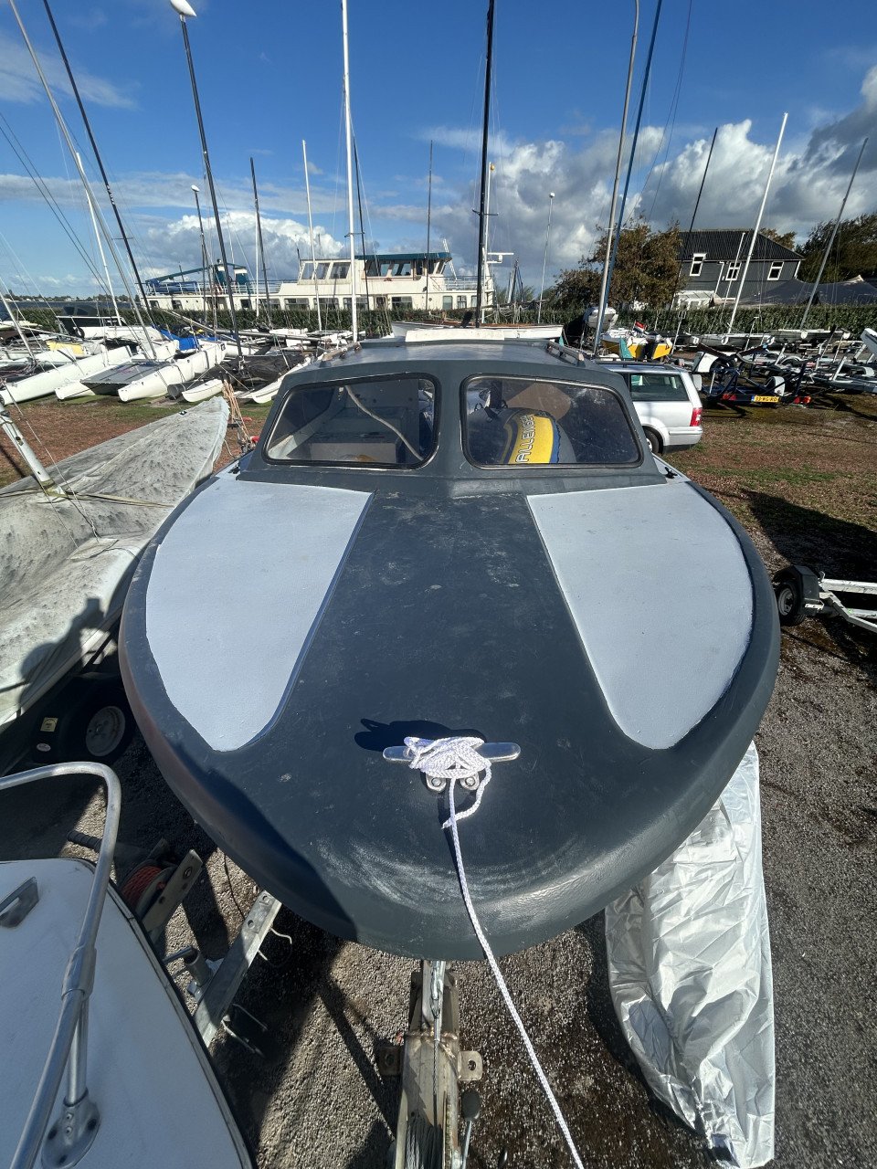 Kajuitboot Yamaha 20 PK met wat werk