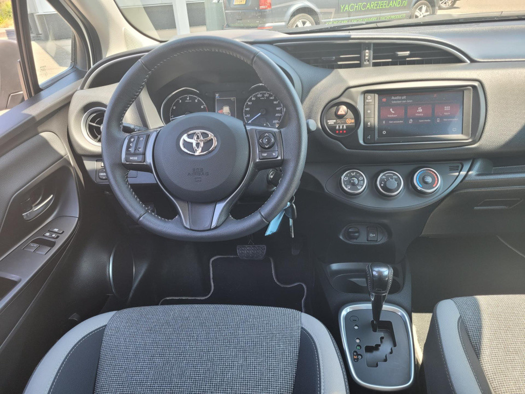 Toyota Yaris 1.5 vvt-i dynamic y20 automaat / apple+android car play / btw 
