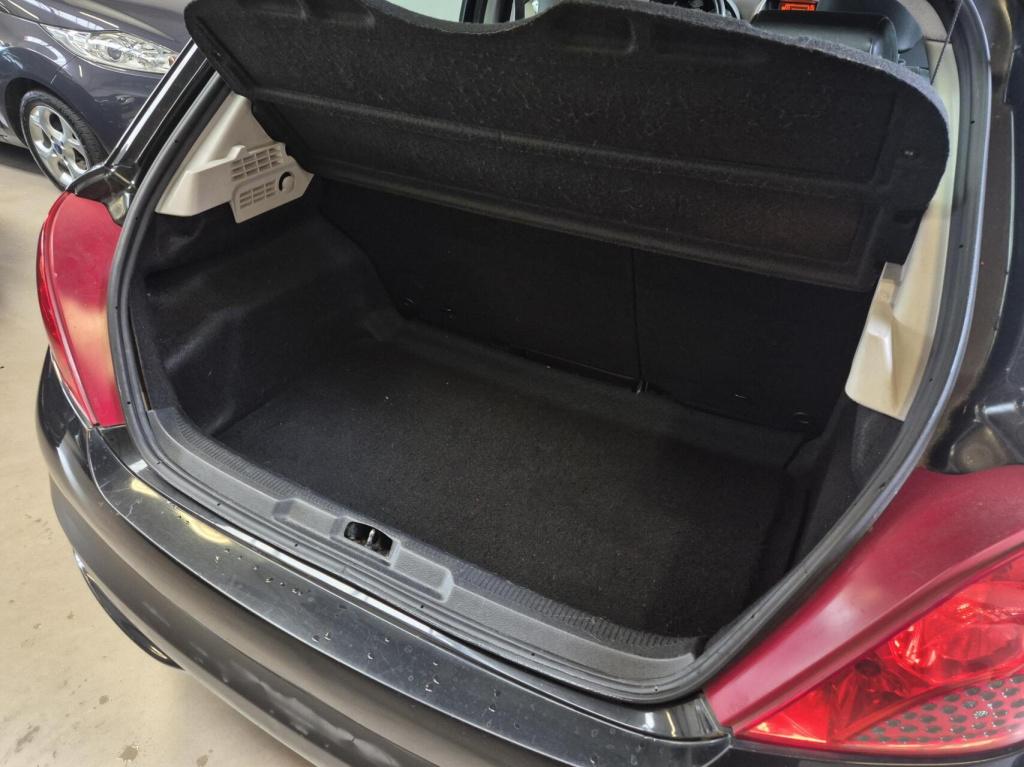 Peugeot 207 1.6 vti xs