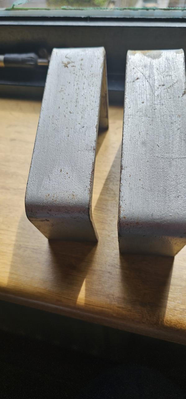 Zwaar ijzeren ophang beugels