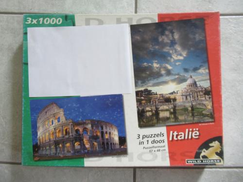 Doos met 2 volledige puzzels over Italië, 1000 stukjes.