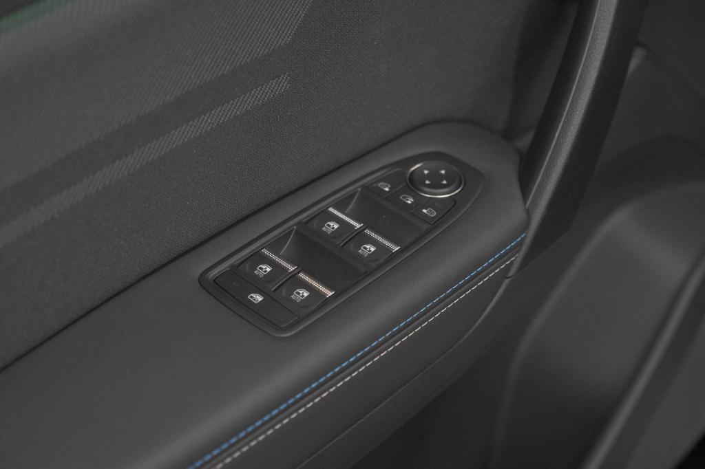 Renault Captur 1.8 e-tech full hybrid 160 esprit alpine | rondom camerazich