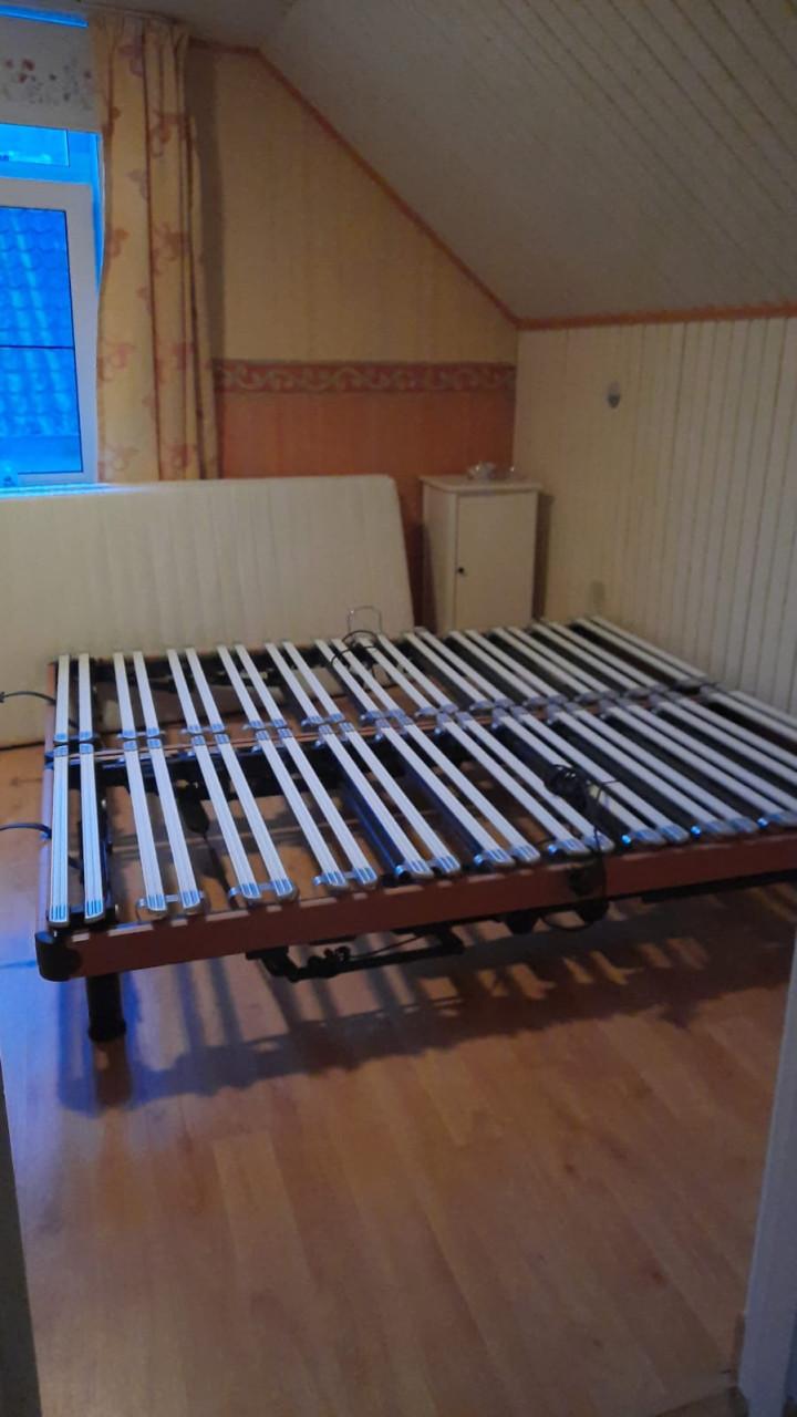 Elektrische lattenbodems 90 x 200 cm in prima staat