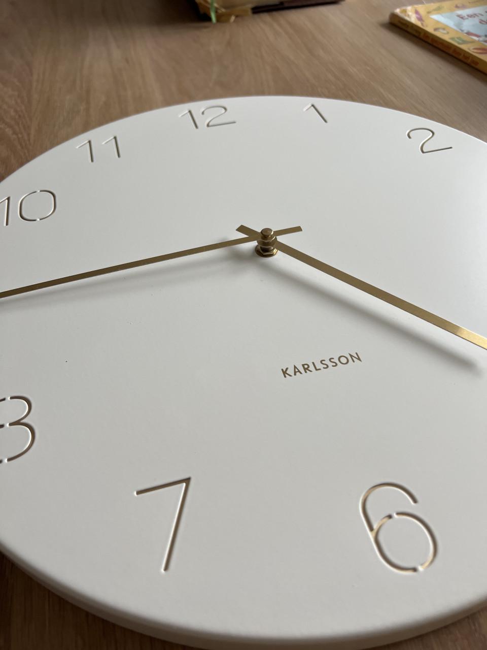 Karlsson klok 40cm wit met goud