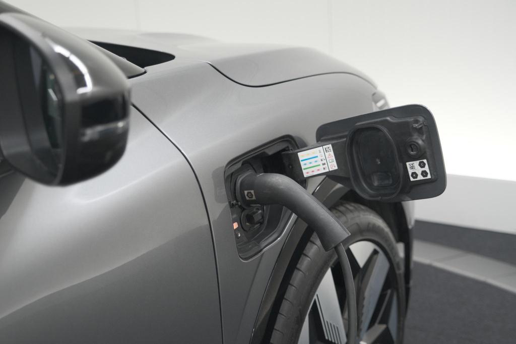 Renault Megane E-tech ev60 optimum charge techno | 95,6% soh | 1 fase | cam