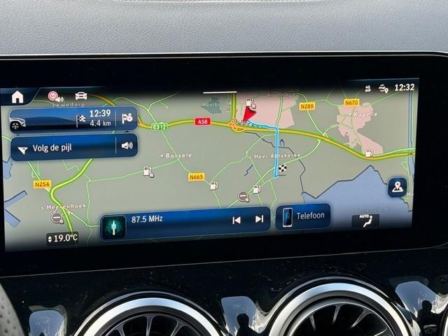 Mercedes-Benz Gla-klasse 200 business solution amg l panoramadak l mbux l m