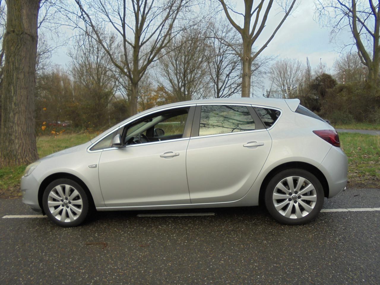 Astra 1.4 Turbo Sport uit 2010 / 140 Pk vol jaar APK bij aflevering € 2750