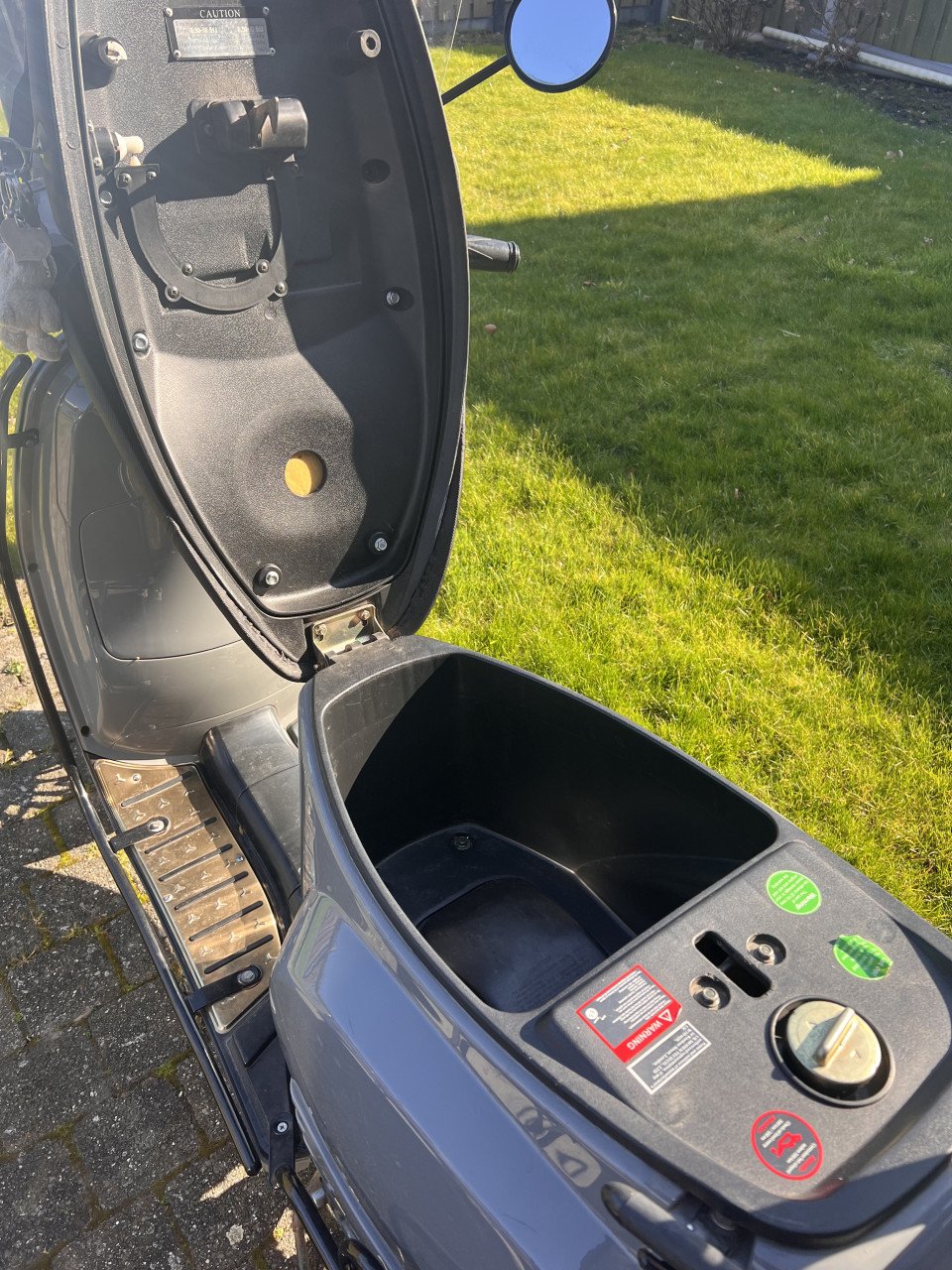 BTC Riva Luxury Scooter – Nardo Grey
