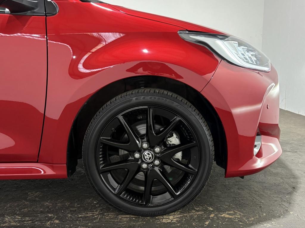 Toyota Yaris 1.5 hybrid executive| camera| stoel.verw| adap.cruise