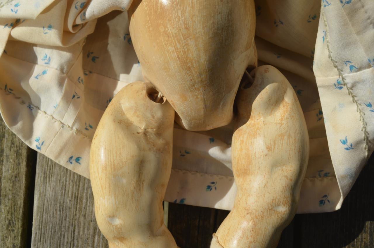 'Antieke' pop, biscuit (heet dat zo?) hoofd